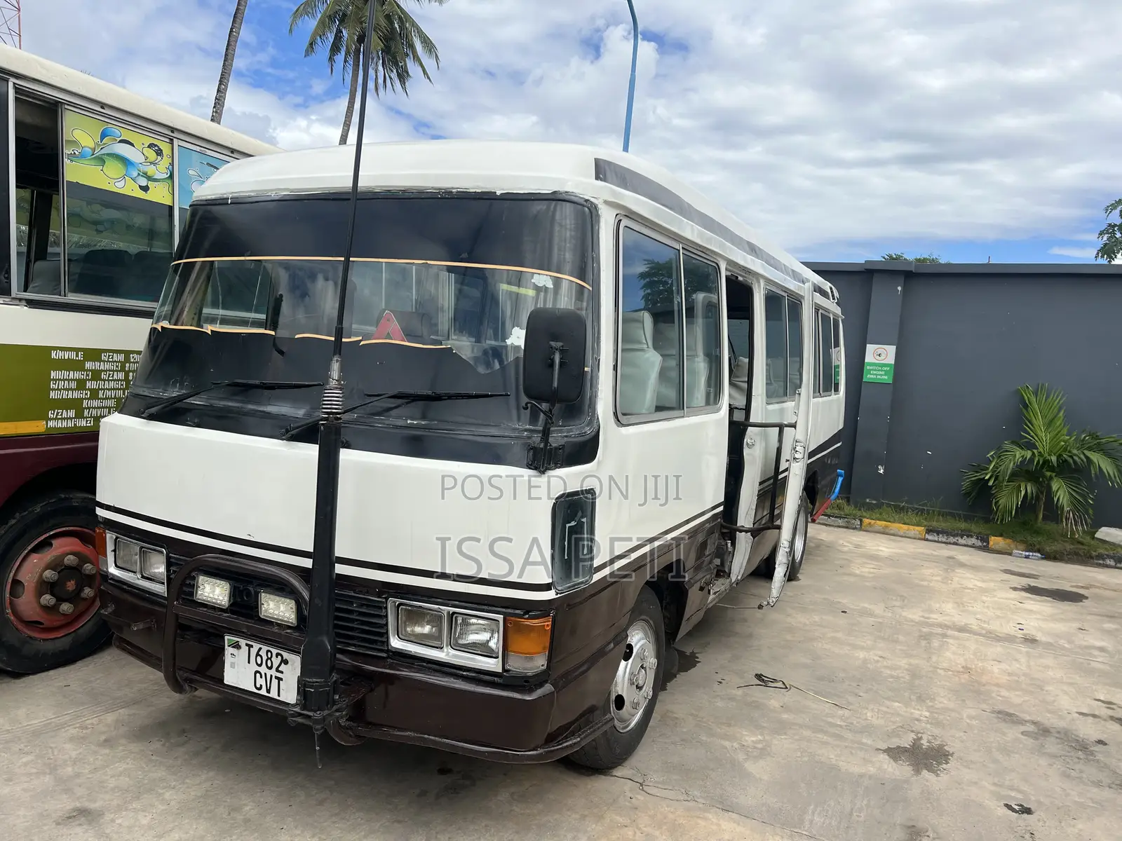 Toyota Coaster 1991 Red