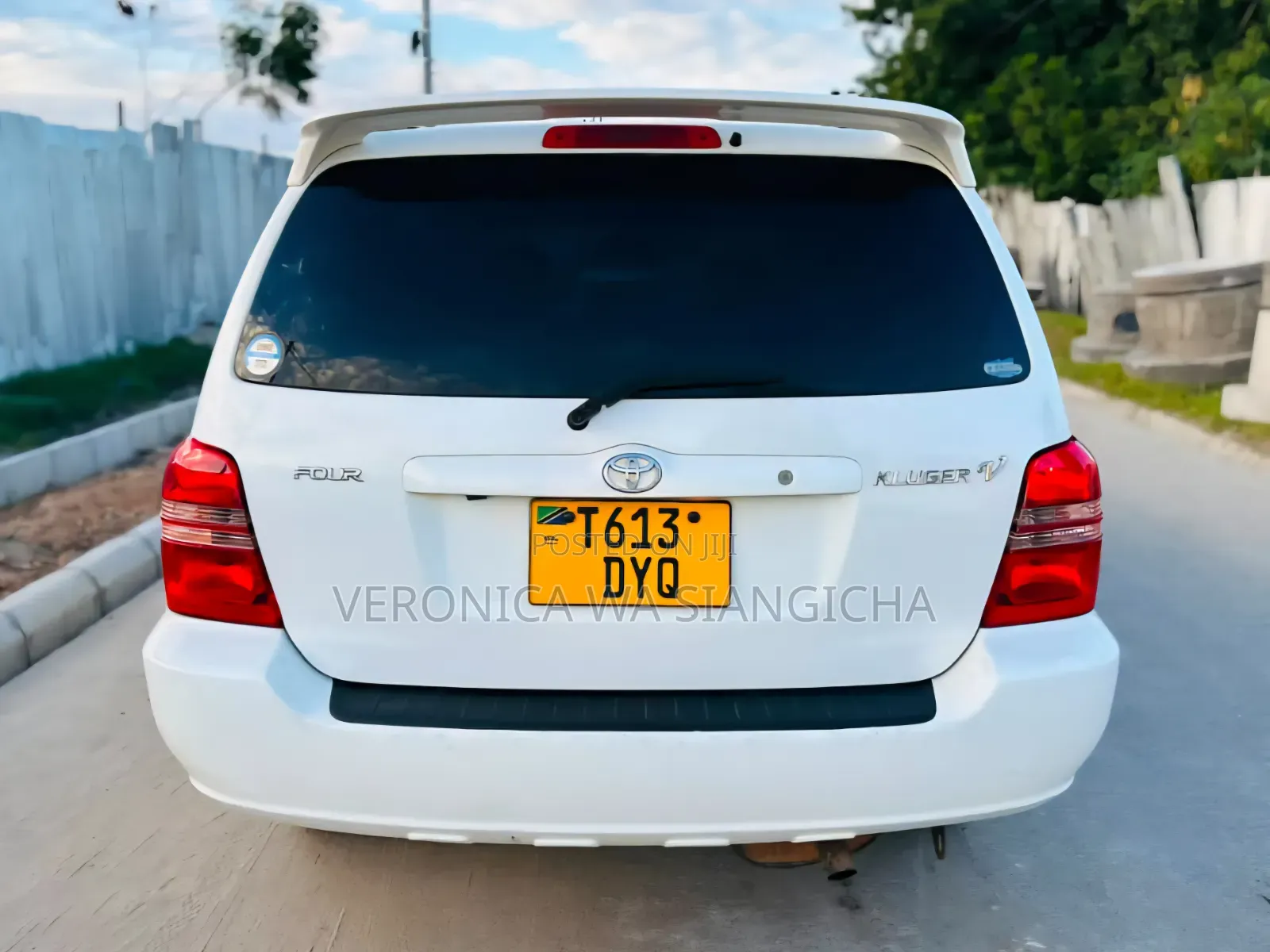 Toyota Kluger 2004 White