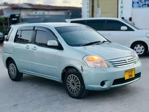 Toyota Raum 2003 Silver