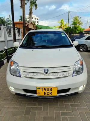Toyota IST 2004