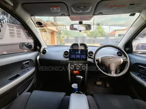 Toyota IST 2004