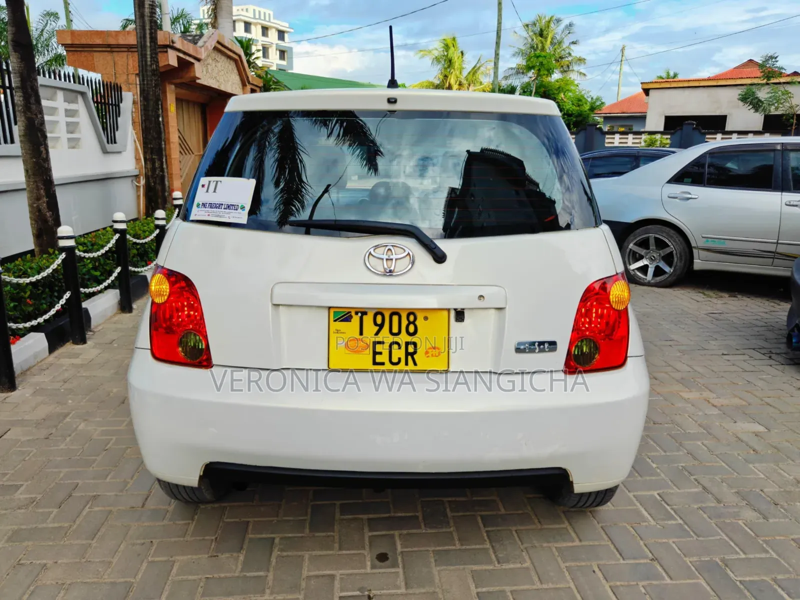 Toyota IST 2004