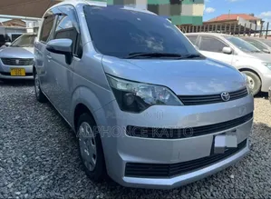 Toyota Spade 2013 Silver