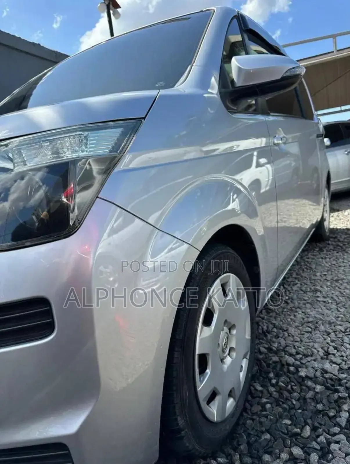 Toyota Spade 2013 Silver