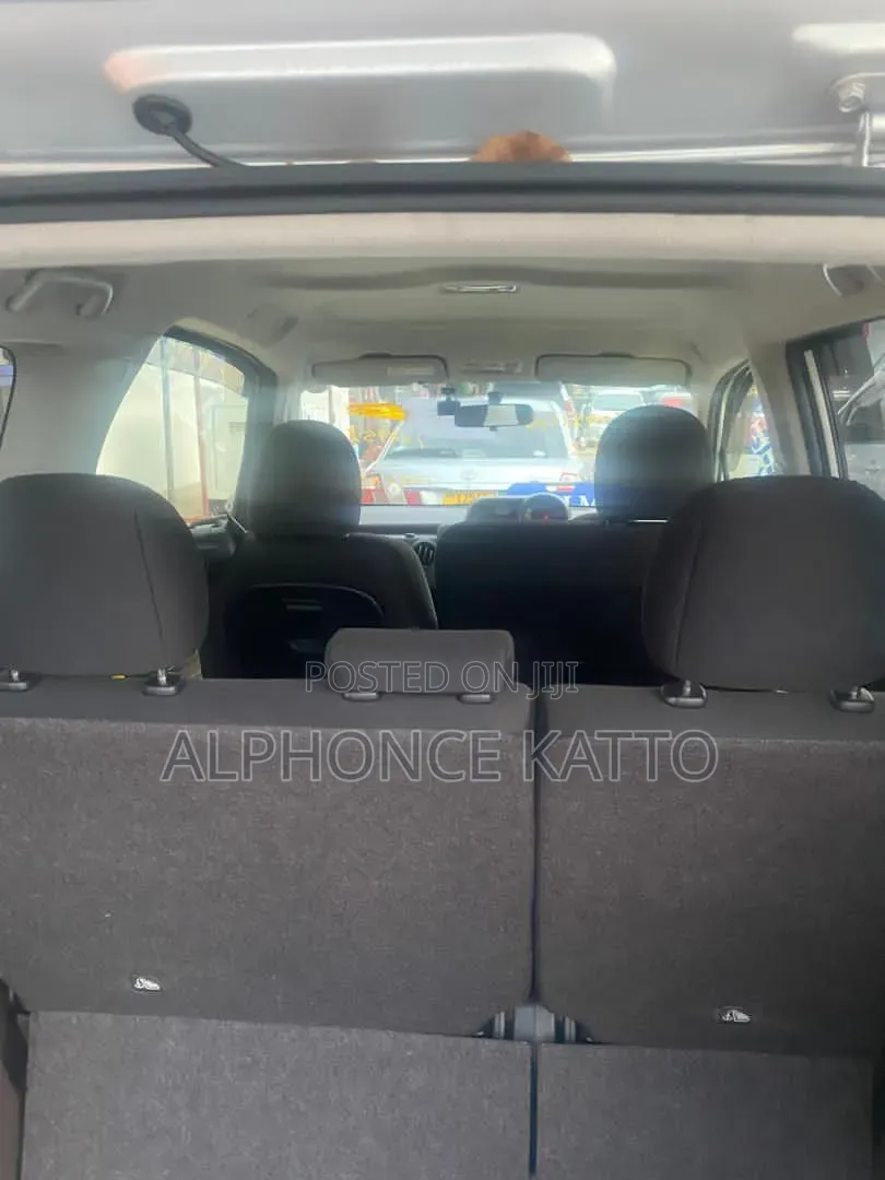 Toyota Spade 2013 Silver