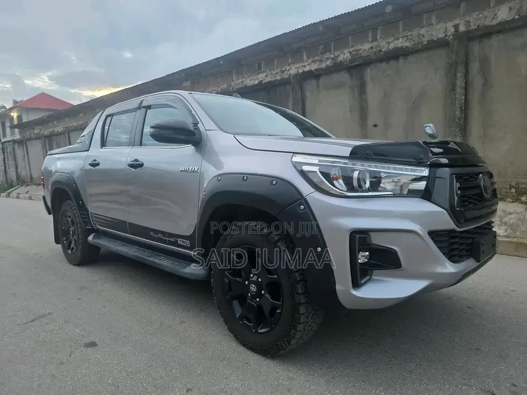 Toyota Hilux 2019 Gray