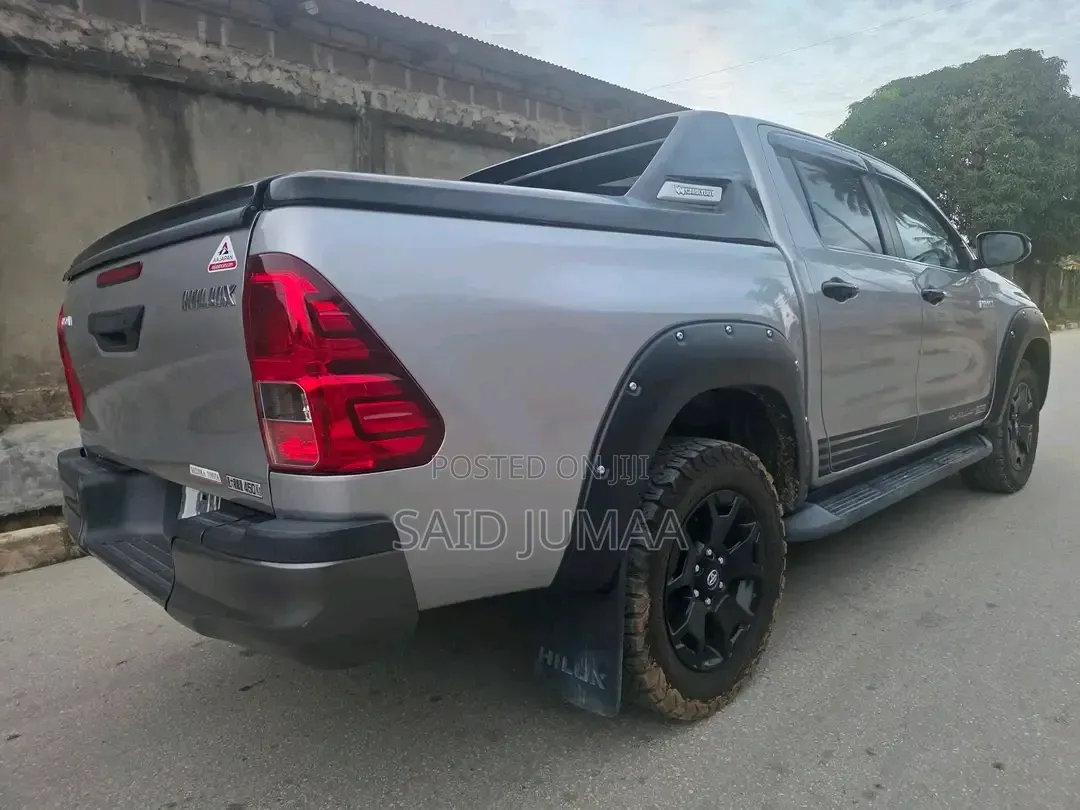 Toyota Hilux 2019 Gray