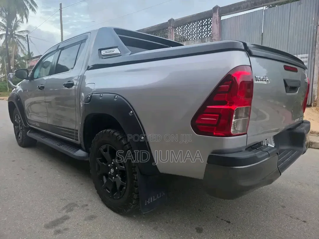 Toyota Hilux 2019 Gray