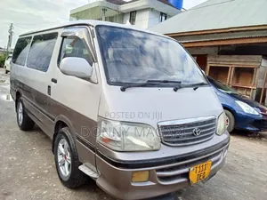 Toyota HiAce 2006 White