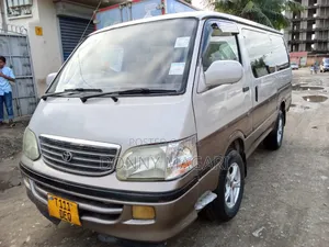 Toyota HiAce 2006 White