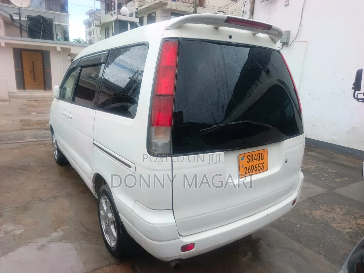 Toyota Noah 2001 White