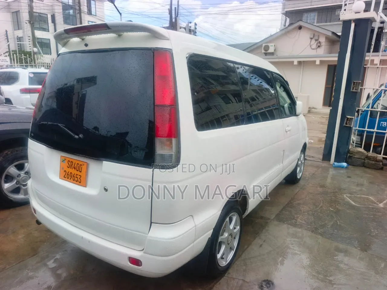 Toyota Noah 2001 White