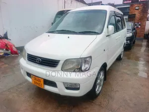 Toyota Noah 2001 White