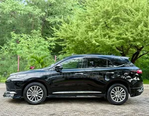 Toyota Harrier 2017 Black