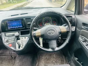 Toyota Wish 2005