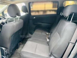 Toyota Wish 2005