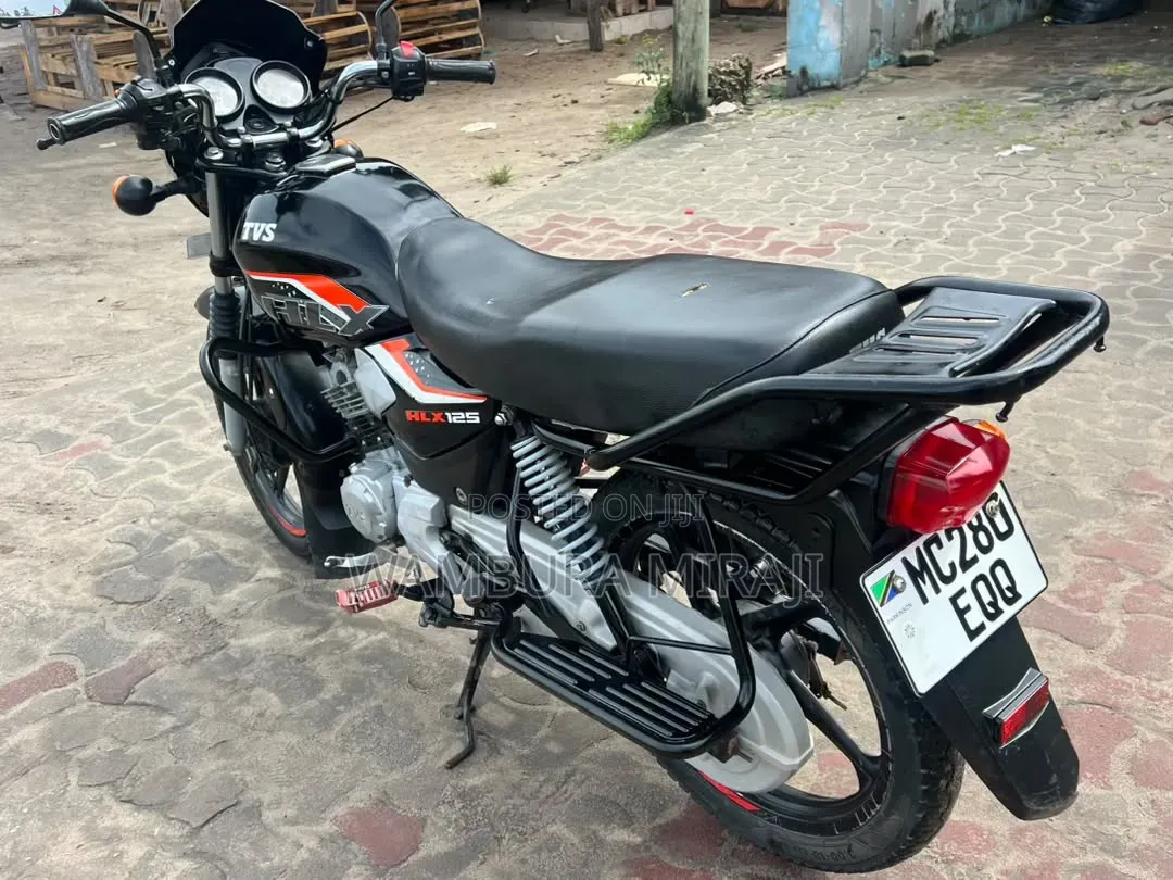 TVS HLX 125 2026 Black