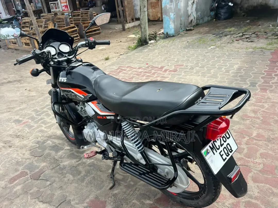 TVS HLX 125 2026 Black