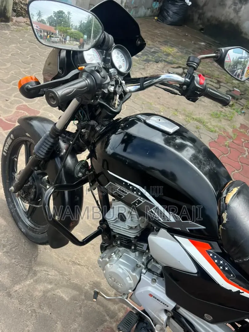 TVS HLX 125 2026 Black
