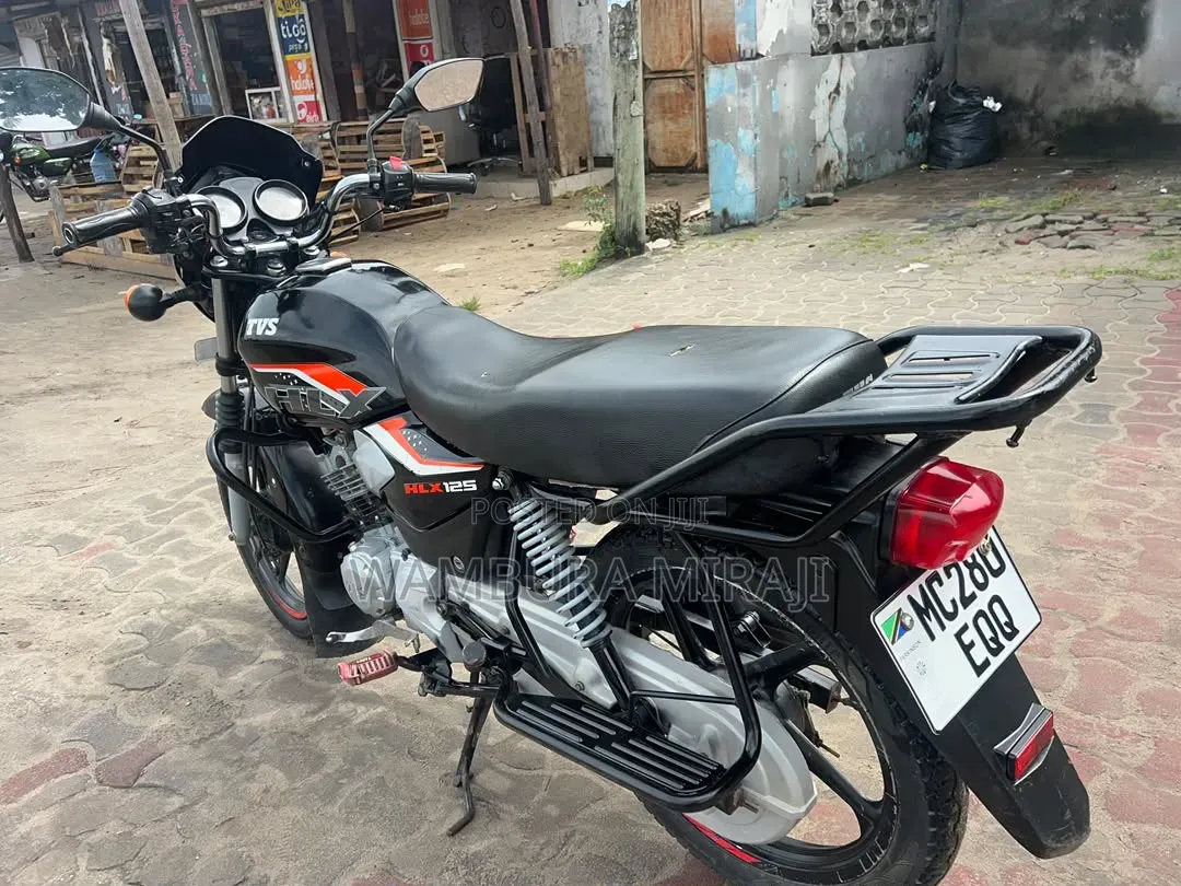 TVS HLX 125 2026 Black