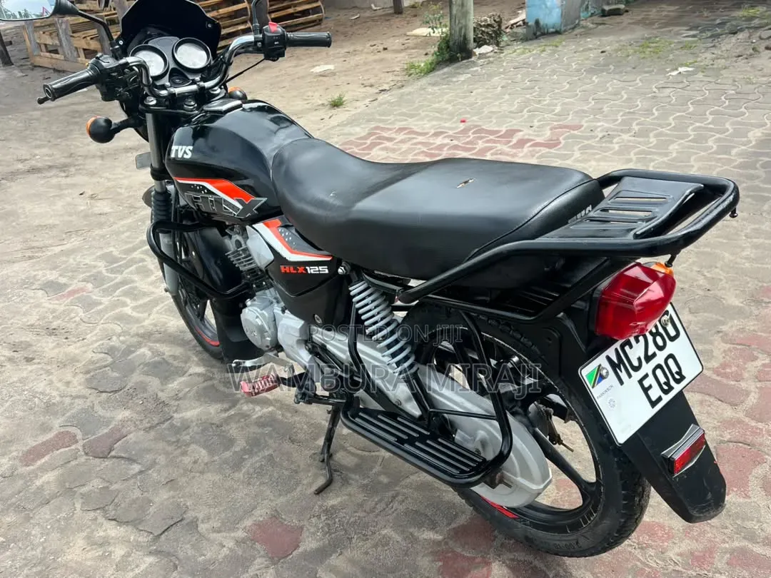 TVS HLX 125 2026 Black