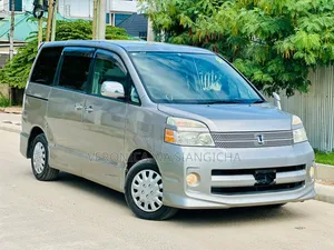 Toyota Noah 2008