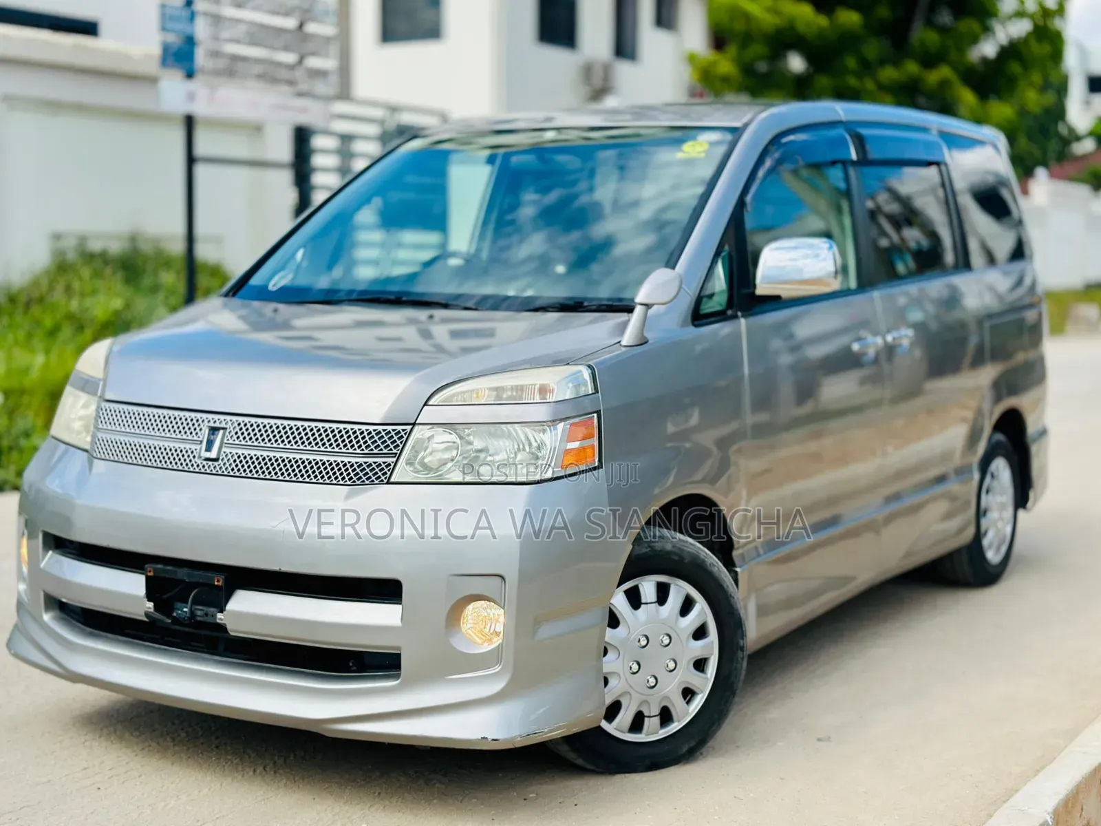 Toyota Noah 2008