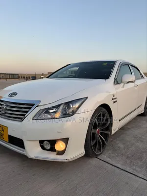 Toyota Crown 2010 White