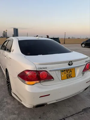Toyota Crown 2010 White