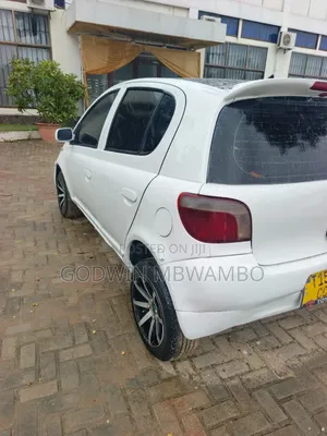 Toyota Vitz 2005 White