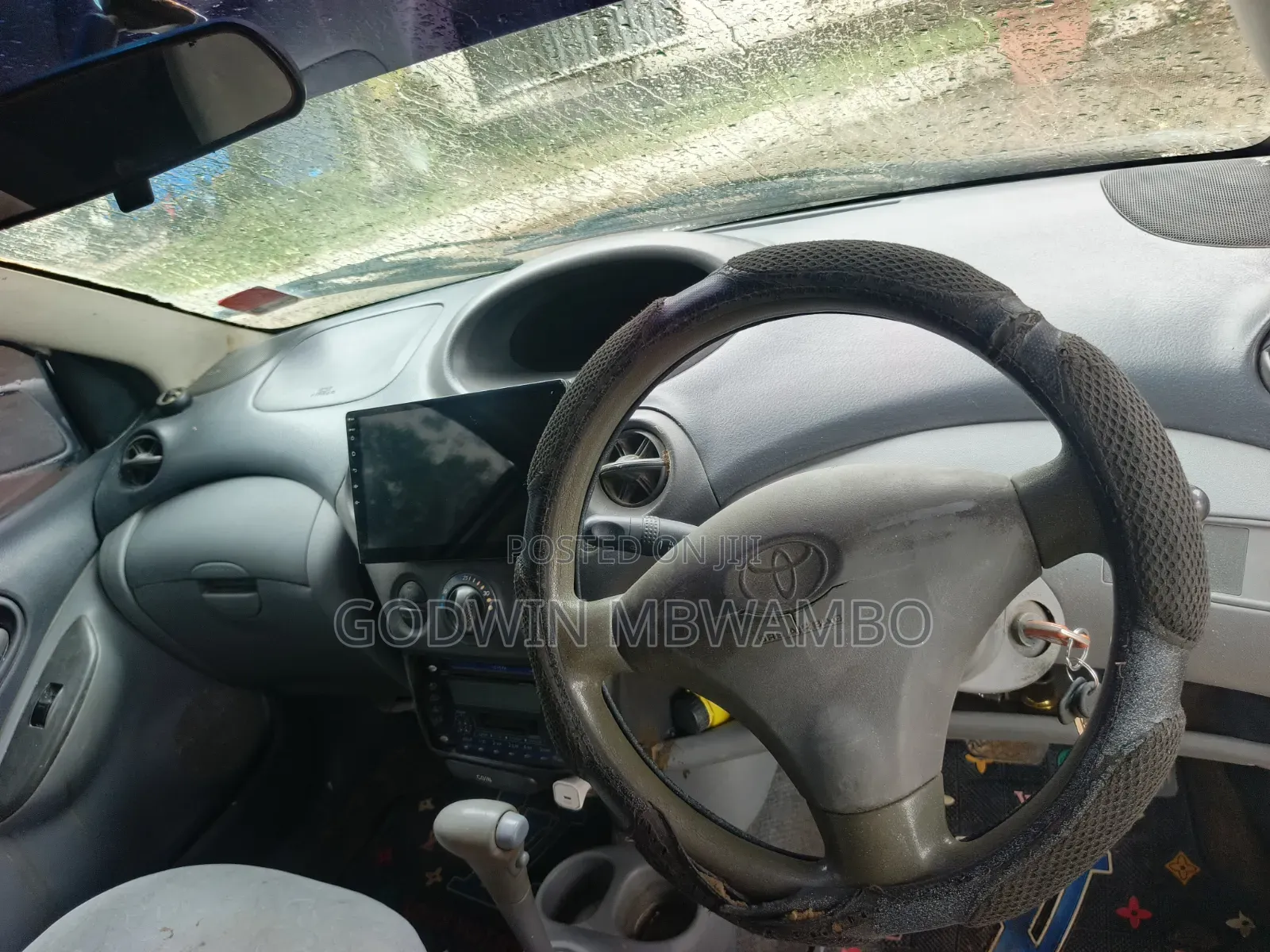Toyota Vitz 2005 White