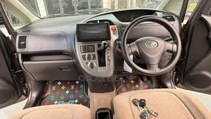 Toyota Ractis 2006 Gray