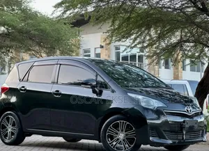 Toyota Ractis 2011 Black