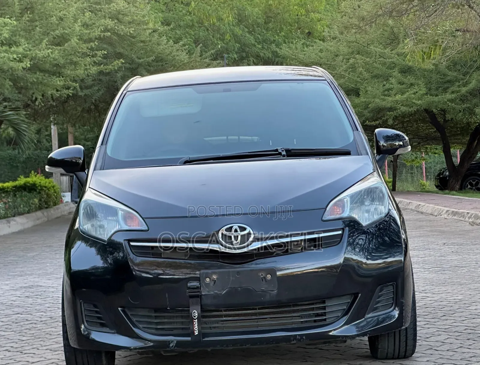 Toyota Ractis 2011 Black