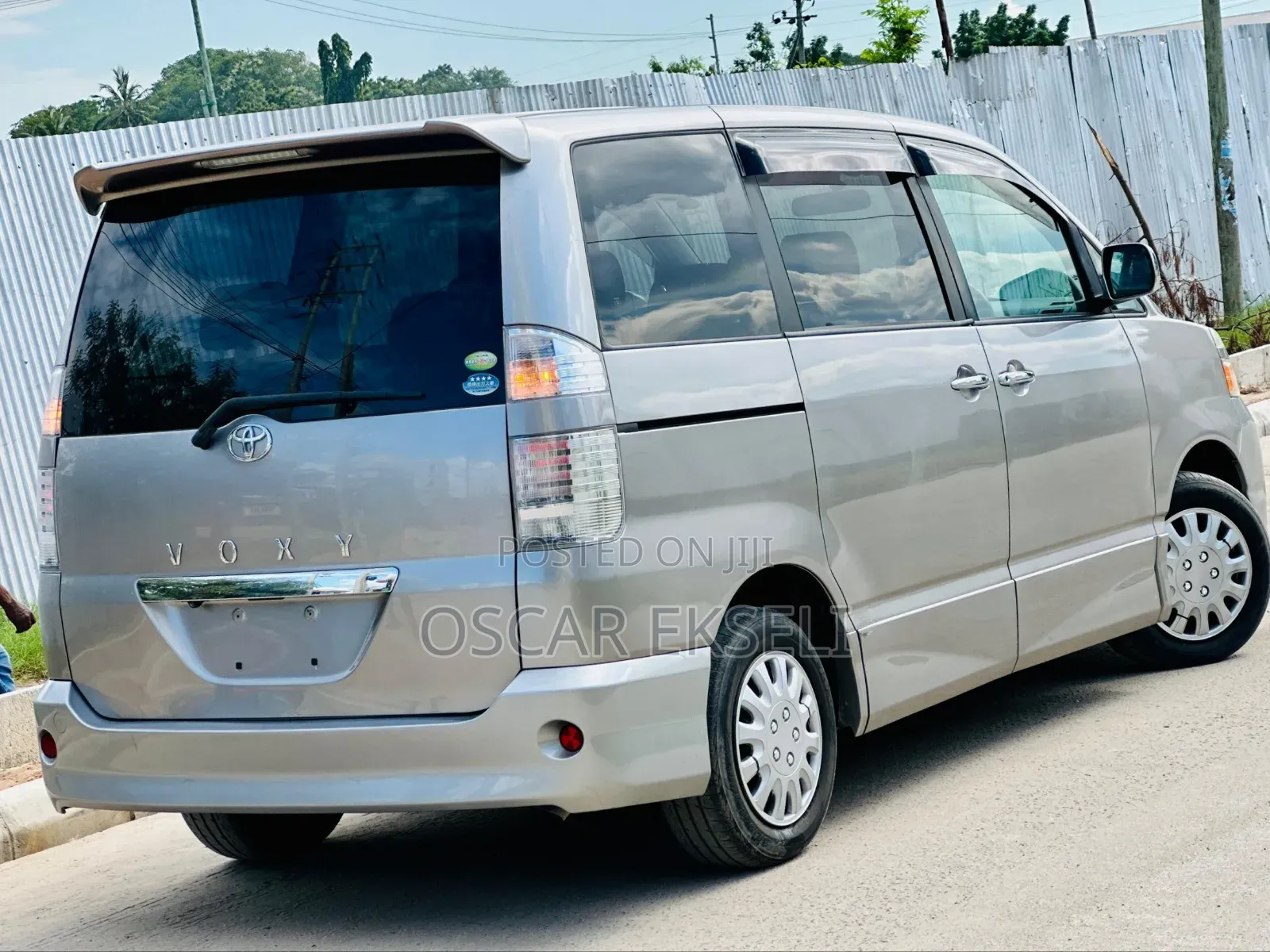 Toyota Noah 2008 Gold