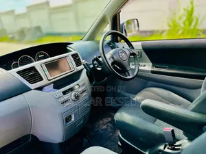 Toyota Noah 2008 Gold