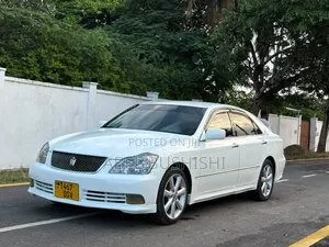 Toyota Crown 2012 White