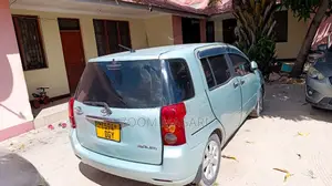 Toyota Raum 2001 Blue