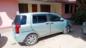 Toyota Raum 2001 Blue