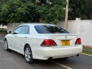 Toyota Crown 2012 White