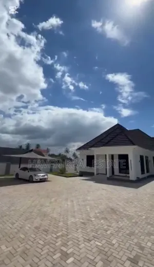 4bdrm House in Goba for sale