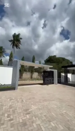 4bdrm House in Goba for sale