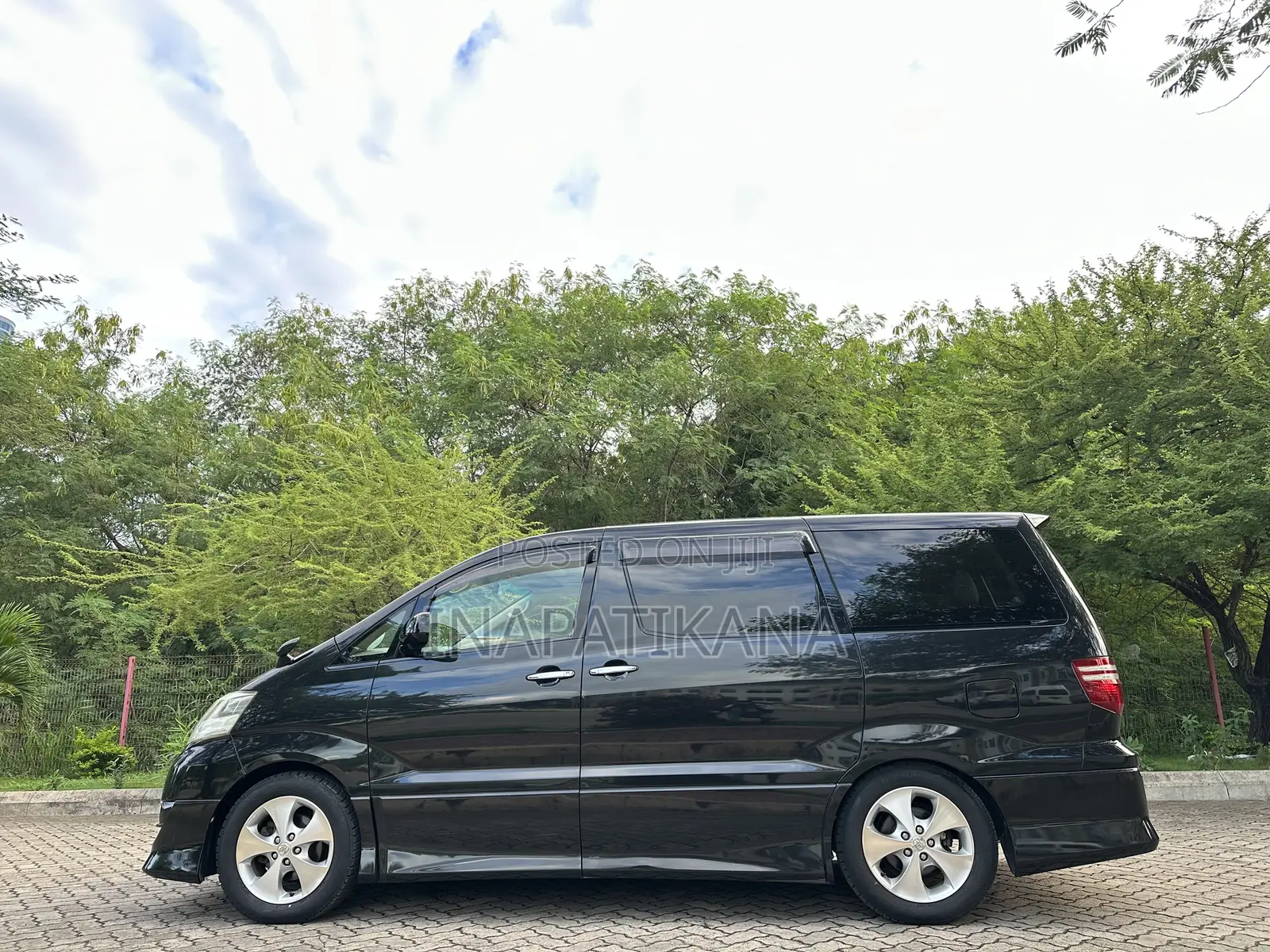 Toyota Alphard 2.4 Petrol FWD 2007 Black