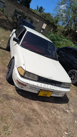 Toyota Corolla 1997 White