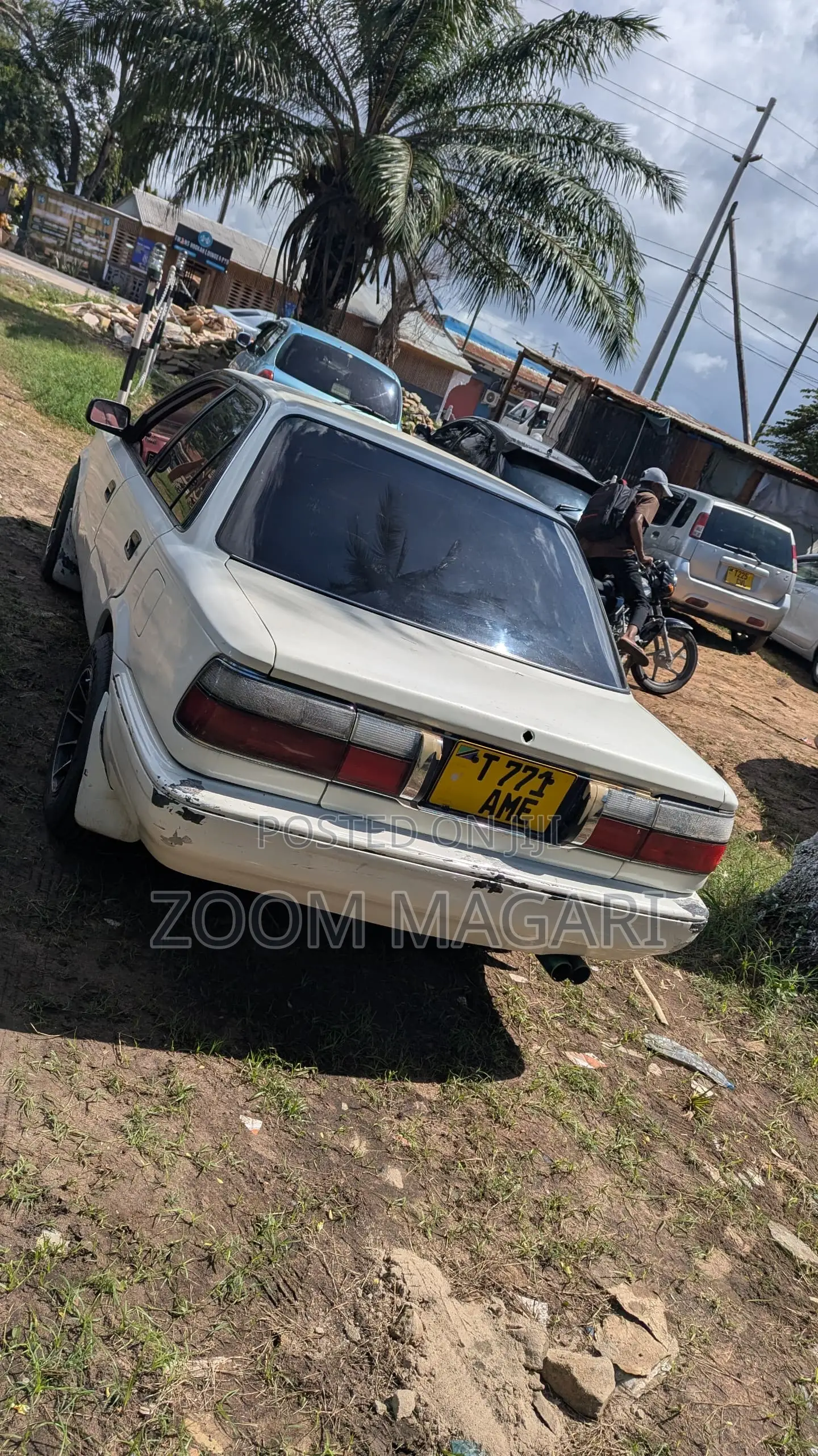 Toyota Corolla 1997 White
