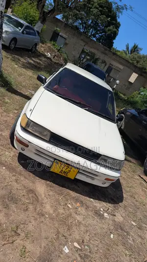 Toyota Corolla 1997 White