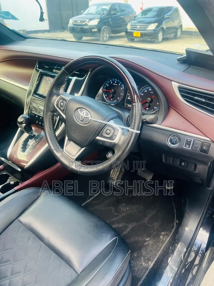 Toyota Harrier 2.5 Hybrid GR Sport 2019 Black