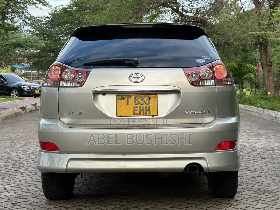 Toyota Harrier 3.3 Hybrid 4WD 2013 Silver