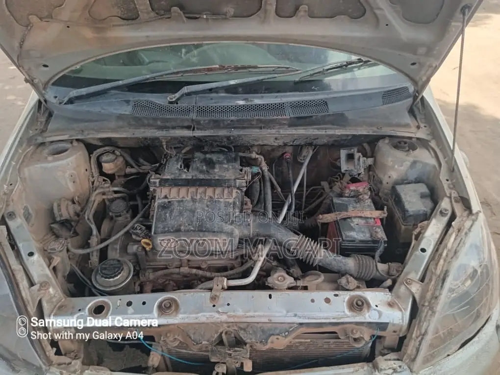 Toyota Vitz 2001 Beige