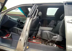 Toyota Noah 2005 Silver